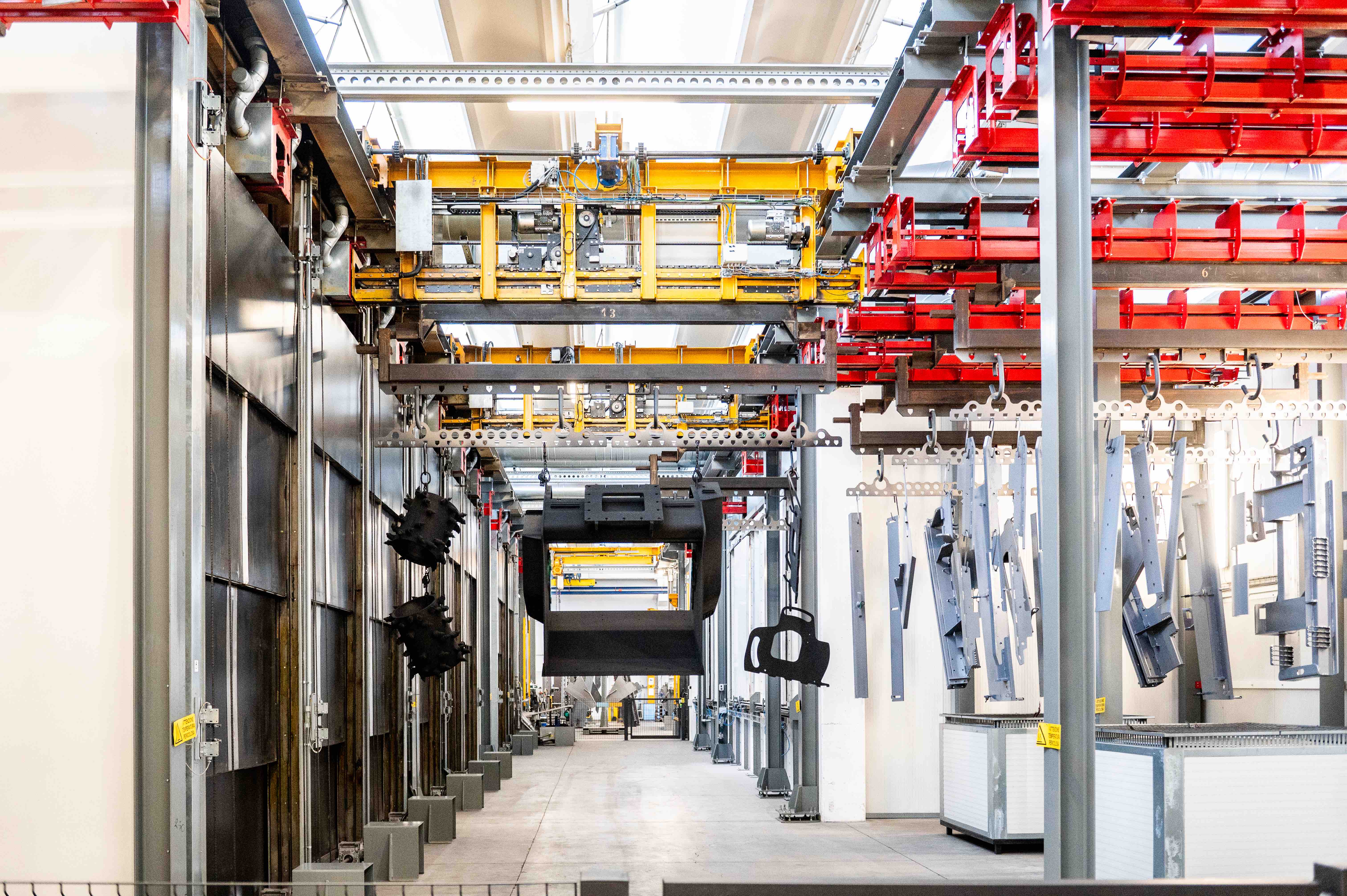 Simex internalizza completamente il reparto verniciatura