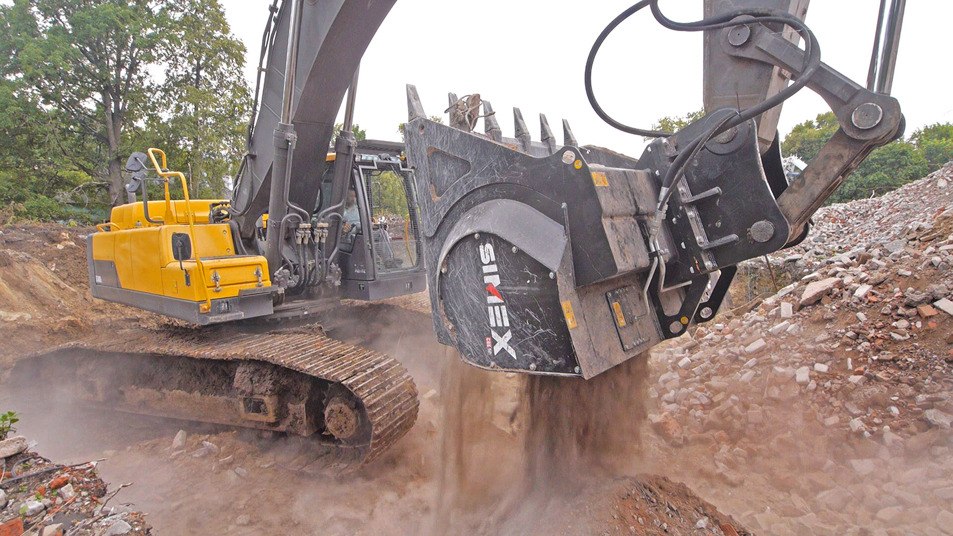 Demolition and recycling with Simex CBE crusher buckets