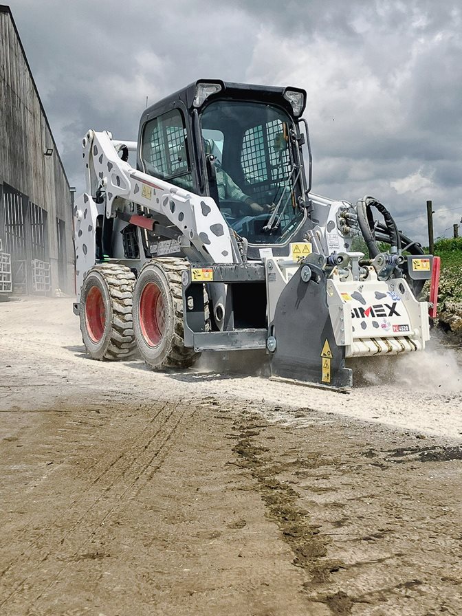 Simex porta innovazione nelle stalle del Wiltshire con una fresatrice customizzata