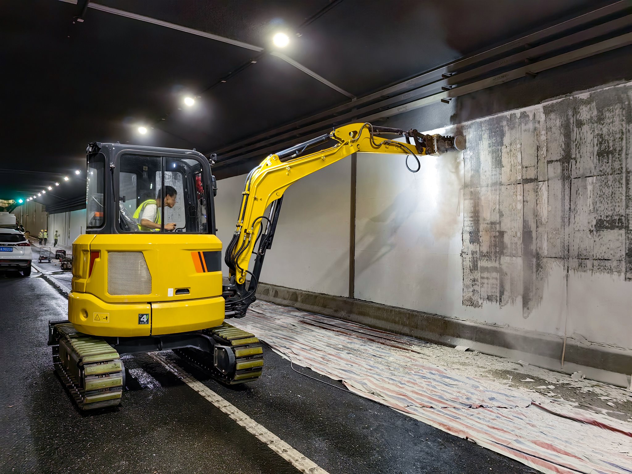 TFC 50 drum cutter for removal of plaster on wall